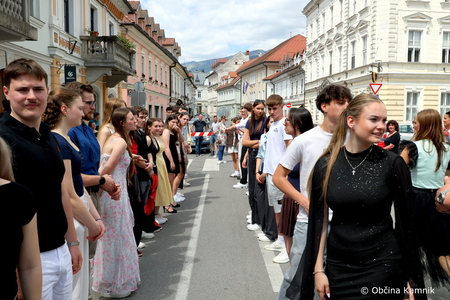 Četvorka maturantov oživila kamniški Glavni trg (7)